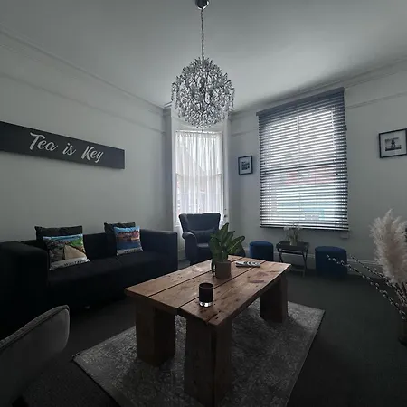 Botanicals Town House * 휫비