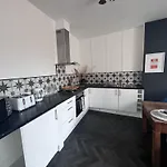 Botanicals Town House *