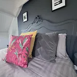 Botanicals Town House *
