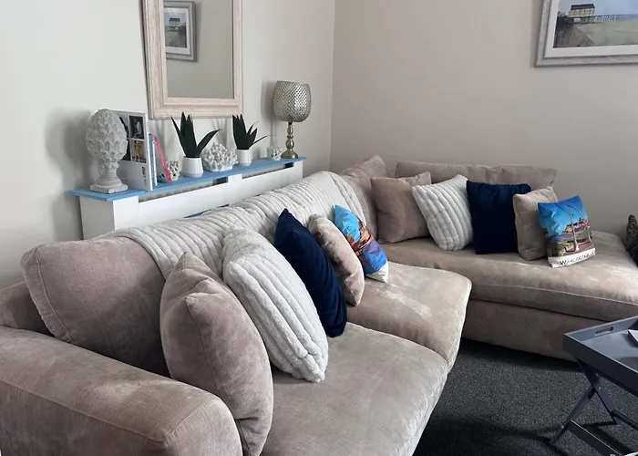 Botanicals Town House Уитби