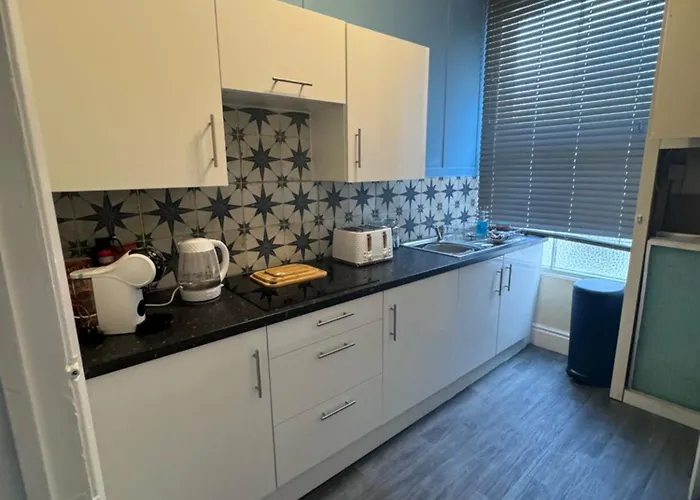 Botanicals Town House Апартаменты Уитби