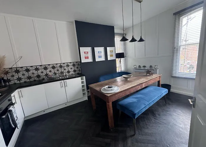 Botanicals Town House Апартаменты