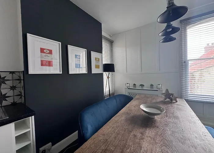 Botanicals Town House Апартаменты Уитби