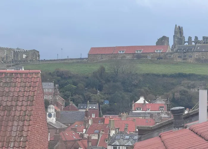 Botanicals Town House * Уитби