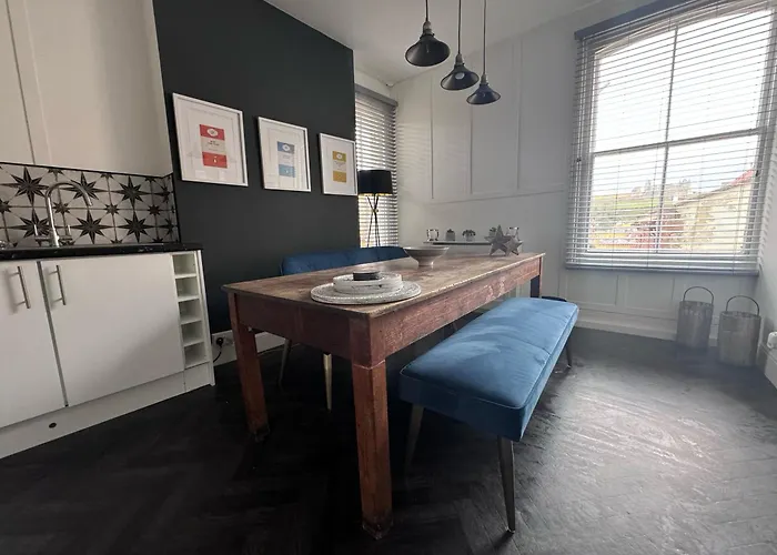 Botanicals Town House * Уитби