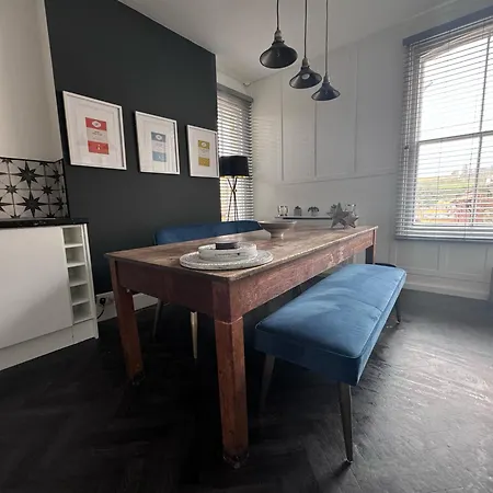 Botanicals Town House * Whitby